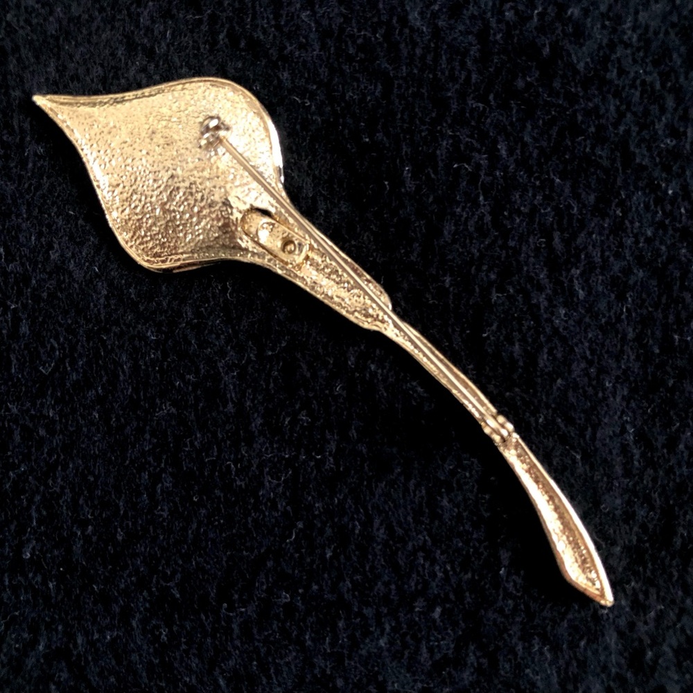 Elegant Goldtone and Rhinestone Floral Calla Lily Pin Brooch - Picture 3 of 4
